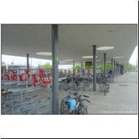 2017-04-17 S-Bahn Moosach, Radabstellanlage 02.jpg